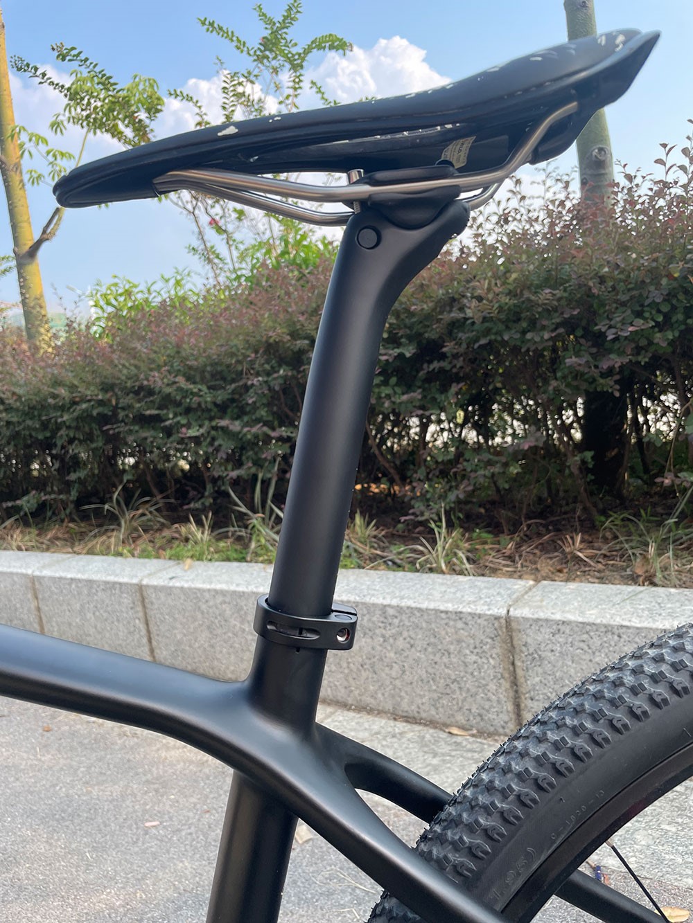 ELITAONE Reggisella MTB in car - Carbon Fiber Saddle recensione e prezzo